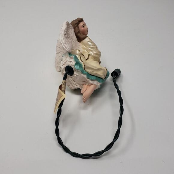 1995 Hallmark Lighting The Way Magic Keepsake Holiday Christmas Ornament. - Picture 7 of 8